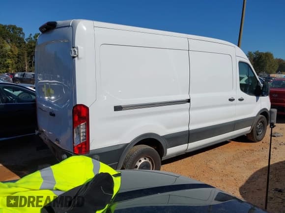 ✅ 2023 Ford Transit Cargo • VIN: 1FTBR1C85PKA99984 • Lot: 43492650. Listed on IAAI with 89,505 mi. Free auction sales archive from the USA and detailed vehicle history report at DreamBid. Image 4.