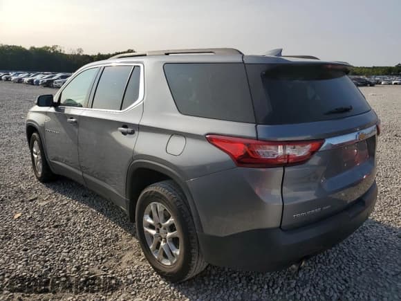 ✅ 2021 Chevrolet Traverse LT • VIN: 1GNEVHKW0MJ209981 • Lot: 70759544. Wystawiony na Copart z przebiegiem 98 551 mil. Bezpłatny archiwum sprzedaży aukcyjnych z USA i szczegółowy raport historii pojazdu na DreamBid. Zdjęcie 2.
