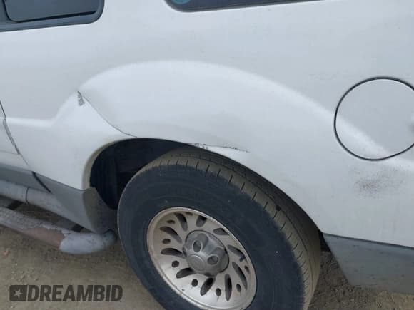 ✅ 2001 Ford Explorer Sport • VIN: 1FMYU60E61UB69970 • Лот: 41492397. Опубликован ранее на IAAI с пробегом 239 040 миль. Бесплатный доступ к архиву аукционных продаж из США и подробный отчёт об истории автомобиля на DreamBid. Изображение 6.