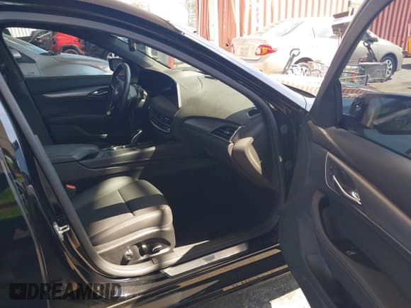 ✅ 2025 Cadillac CT5 Premium Luxury • VIN: 1G6DN5RW9S0113426 • Lot: 43277785. Wystawiony na IAAI z przebiegiem 30 945 mil. Bezpłatny archiwum sprzedaży aukcyjnych z USA i szczegółowy raport historii pojazdu na DreamBid. Zdjęcie 5.