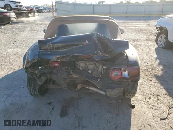 ✅ 1992 Mazda MX-5 Miata • VIN: JM1NA3519N1326628 • Lot: 76041914. Wystawiony na Copart z przebiegiem 150 148 mil. Bezpłatny archiwum sprzedaży aukcyjnych z USA i szczegółowy raport historii pojazdu na DreamBid. Zdjęcie 6.