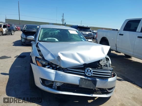 ✅ 2015 Volkswagen Passat Limited Edition • VIN: 1VWAT7A30FC014689 • Lot: 41758748. Listed on IAAI with 140,545 mi. Free auction sales archive from the USA and detailed vehicle history report at DreamBid. Image 13.