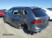 ✅ 2020 Volkswagen Tiguan SE • VIN: 3VV2B7AX1LM096151 • Lot: 87059725. Wystawiony na Copart z przebiegiem 54 901 mil. Bezpłatny archiwum sprzedaży aukcyjnych z USA i szczegółowy raport historii pojazdu na DreamBid. Zdjęcie 2.