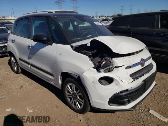 ✅ 2019 FIAT 500L Pop • VIN: ZFBNFAAH7KZ042391 • Lot: 70639734. Listed on Copart with 44,278 mi. Free auction sales archive from the USA and detailed vehicle history report at DreamBid. Image 4.