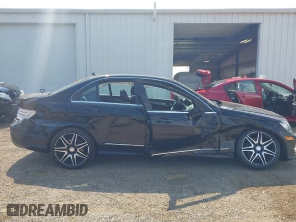 ✅ 2013 Mercedes-Benz C 300 Sport • VIN: WDDGF8AB4DR245967 • Lot: 42691559. Listed on IAAI with 130,825 mi. Free auction sales archive from the USA and detailed vehicle history report at DreamBid. Image 13.