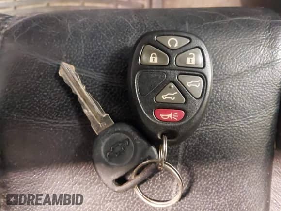 2010 Chevrolet Suburban LT z VIN 1GNUKJE36AR139025, wystawiony jako IAAI lot #41311327 z przebiegiem 201 955 mil mil oraz . Historia ofert i sprzedaży dostępna na DreamBid. Obrazek 11.