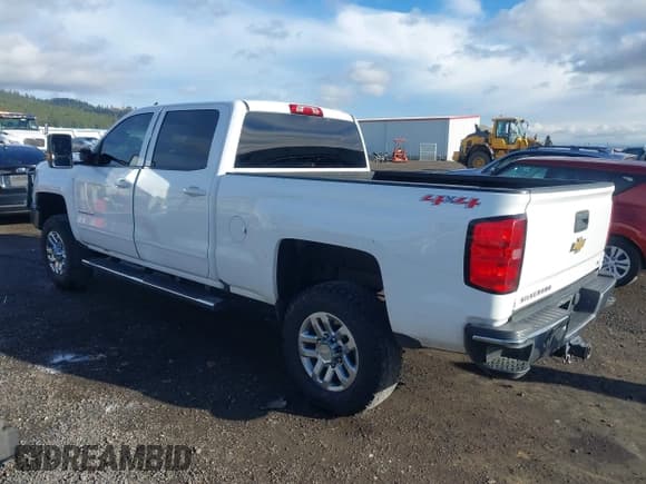 ✅ 2016 Chevrolet Silverado 2500HD LT • VIN: 1GC1KVE80GF235550 • Lot: 43737325. Wystawiony na IAAI z przebiegiem 256 055 mil. Bezpłatny archiwum sprzedaży aukcyjnych z USA i szczegółowy raport historii pojazdu na DreamBid. Zdjęcie 3.