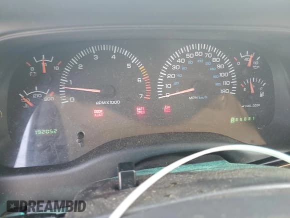 ✅ 2000 Dodge Durango • VIN: 1B4HS28N8YF262556 • Lot: 70458725. Wystawiony na Copart z przebiegiem 192 052 mil. Bezpłatny archiwum sprzedaży aukcyjnych z USA i szczegółowy raport historii pojazdu na DreamBid. Zdjęcie 9.