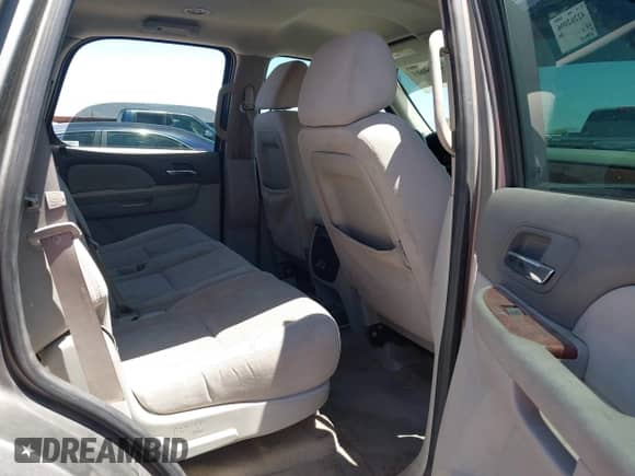2008 Chevrolet Tahoe 2LT с VIN 1GNFC13028R127513, выставлен на аукционе IAAI как лот 42260601 с пробегом 139 491 миль миль и . История ставок и продаж доступна на DreamBid. Изображение 8.