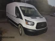 ✅ 2019 Ford Transit • VIN: 1FTYE2CM1KKB36076 • Lot: 43692662. Wystawiony na IAAI z przebiegiem 111 570 mil. Bezpłatny archiwum sprzedaży aukcyjnych z USA i szczegółowy raport historii pojazdu na DreamBid. Zdjęcie 1.