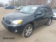 ✅ 2007 Toyota RAV4 Sport • VIN: JTMZD32V775073210 • Лот: 43716645. Опубликован ранее на IAAI с пробегом 147 865 миль. Бесплатный доступ к архиву аукционных продаж из США и подробный отчёт об истории автомобиля на DreamBid. Изображение 2.