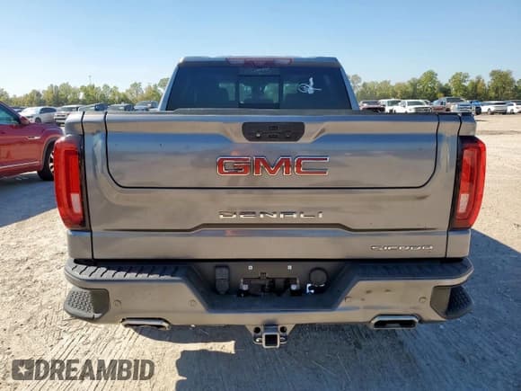 ✅ 2021 GMC Sierra 1500 Denali • VIN: 3GTU9FET8MG337899 • Лот: 89870085. Опубликован ранее на Copart с пробегом Не указан. Бесплатный доступ к архиву аукционных продаж из США и подробный отчёт об истории автомобиля на DreamBid. Изображение 6.