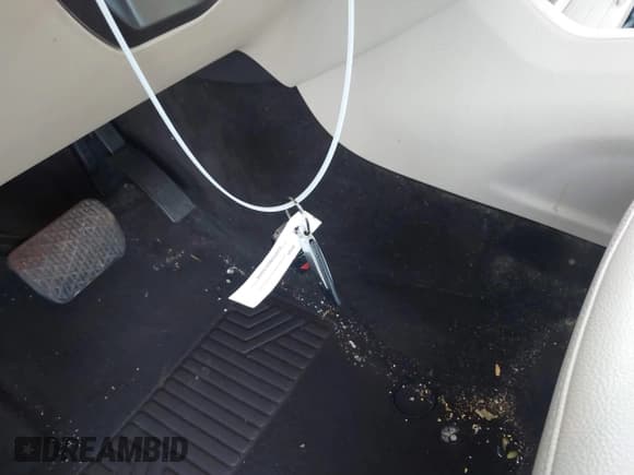 ✅ 2018 Mercedes-Benz GLE 350 • VIN: 4JGDA5HB6JB180152 • Lot: 43830867. Listed on IAAI with 84,008 mi. Free auction sales archive from the USA and detailed vehicle history report at DreamBid. Image 11.