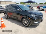 ✅ 2020 Buick Encore GX Essence • VIN: KL4MMFS27LB128021 • Lot: 70180905. Wystawiony na Copart z przebiegiem 42 762 mil. Bezpłatny archiwum sprzedaży aukcyjnych z USA i szczegółowy raport historii pojazdu na DreamBid. Zdjęcie 4.