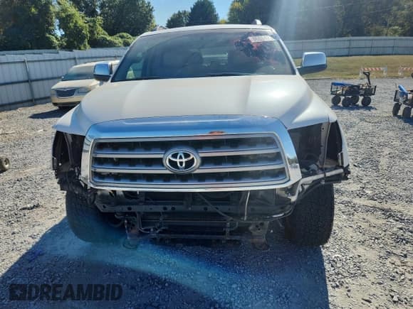 ✅ 2012 Toyota Sequoia Platinum • VIN: 5TDDW5G19CS063322 • Lot: 86864235. Listed on Copart with 210,086 mi. Free auction sales archive from the USA and detailed vehicle history report at DreamBid. Image 5.