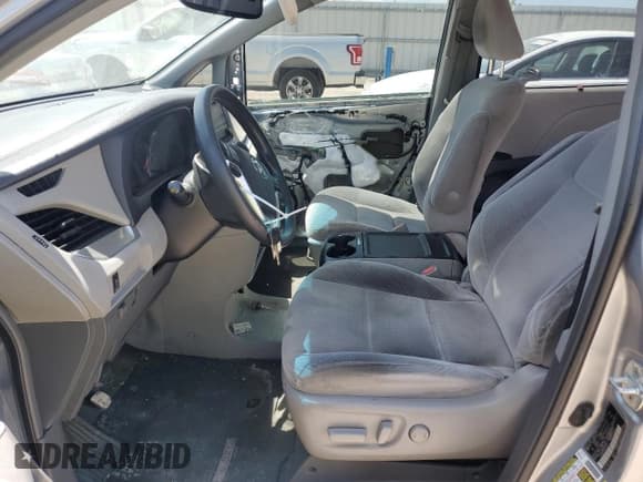 ✅ 2016 Toyota Sienna LE AAS • VIN: 5TDKK3DC8GS755431 • Lot: 63063585. Listed on Copart with 173,775 mi. Free auction sales archive from the USA and detailed vehicle history report at DreamBid. Image 7.