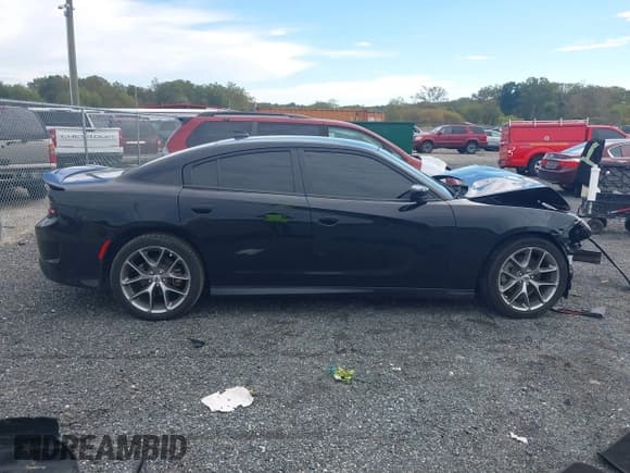 ✅ 2022 Dodge Charger GT • VIN: 2C3CDXHGXNH250297 • Lot: 43451660. Wystawiony na IAAI z przebiegiem 65 211 mil. Bezpłatny archiwum sprzedaży aukcyjnych z USA i szczegółowy raport historii pojazdu na DreamBid. Zdjęcie 13.