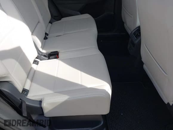 ✅ 2018 Volkswagen Tiguan SEL • VIN: 3VV2B7AX0JM084778 • Лот: 43200447. Опубликован ранее на IAAI с пробегом 77 889 миль. Бесплатный доступ к архиву аукционных продаж из США и подробный отчёт об истории автомобиля на DreamBid. Изображение 8.