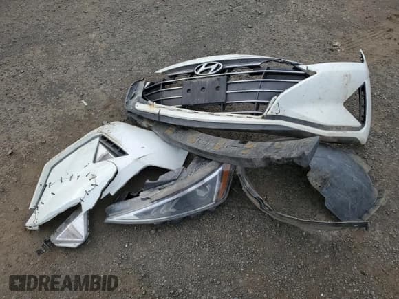 ✅ 2019 Hyundai Elantra SE • VIN: 5NPD74LF2KH433507 • Lot: 92826305. Listed on Copart with 111,627 mi. Free auction sales archive from the USA and detailed vehicle history report at DreamBid. Image 12.