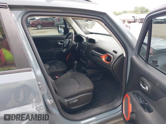 ✅ 2018 Jeep Renegade Sport • VIN: ZACCJBAB5JPJ17958 • Лот: 43282042. Опубликован ранее на IAAI с пробегом 130 629 миль. Бесплатный доступ к архиву аукционных продаж из США и подробный отчёт об истории автомобиля на DreamBid. Изображение 5.