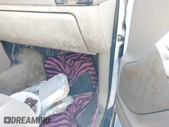 ✅ 2003 Chevrolet Suburban LS • VIN: 3GNEC16Z83G177914 • Лот: 41640705. Опубликован ранее на IAAI с пробегом Не указан. Бесплатный доступ к архиву аукционных продаж из США и подробный отчёт об истории автомобиля на DreamBid. Изображение 11.