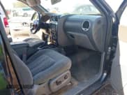 ✅ 2002 GMC Envoy SLT • VIN: 1GKDT13S922101271 • Lot: 43589751. Listed on IAAI with 223,785 mi. Free auction sales archive from the USA and detailed vehicle history report at DreamBid. Image 5.