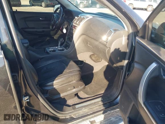 ✅ 2010 GMC Acadia SLT1 • VIN: 1GKLRMED9AJ170511 • Лот: 43629558. Опубликован ранее на IAAI с пробегом 152 407 миль. Бесплатный доступ к архиву аукционных продаж из США и подробный отчёт об истории автомобиля на DreamBid. Изображение 5.