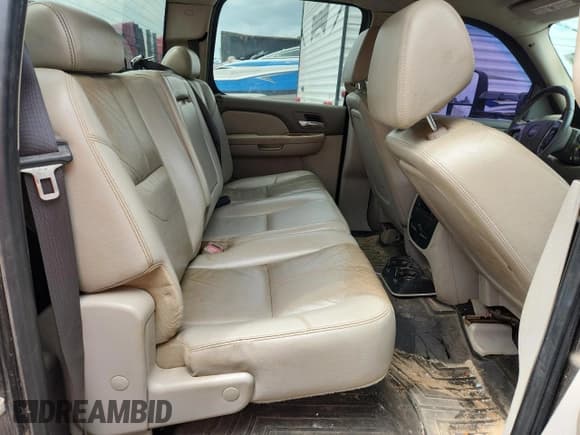 ✅ 2008 GMC Sierra 1500 • VIN: 1GTJC33688F119551 • Лот: 60170455. Опубликован ранее на Copart с пробегом 228 764 миль. Бесплатный доступ к архиву аукционных продаж из США и подробный отчёт об истории автомобиля на DreamBid. Изображение 10.