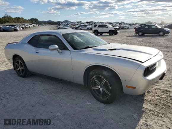 ✅ 2010 Dodge Challenger SE • VIN: 2B3CJ4DV6AH321613 • Lot: 76709544. Wystawiony na Copart z przebiegiem 126 570 mil. Bezpłatny archiwum sprzedaży aukcyjnych z USA i szczegółowy raport historii pojazdu na DreamBid. Zdjęcie 4.