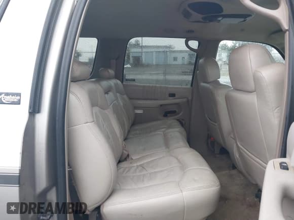 ✅ 2001 Chevrolet Suburban LS • VIN: 3GNFK16TX1G164467 • Лот: 41097220. Опубликован ранее на IAAI с пробегом 234 966 миль. Бесплатный доступ к архиву аукционных продаж из США и подробный отчёт об истории автомобиля на DreamBid. Изображение 8.