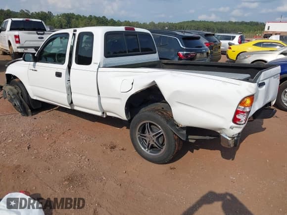 ✅ 2004 Toyota Tacoma • VIN: 5TEVL52N44Z309107 • Lot: 43169963. Listed on IAAI with 205,350 mi. Free auction sales archive from the USA and detailed vehicle history report at DreamBid. Image 3.