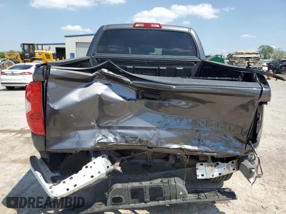 ✅ 2018 Toyota Tundra SR5 • VIN: 5TFEM5F16JX133054 • Лот: 53459035. Опубликован ранее на Copart с пробегом 74 317 миль. Бесплатный доступ к архиву аукционных продаж из США и подробный отчёт об истории автомобиля на DreamBid. Изображение 6.