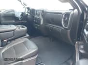 ✅ 2019 Chevrolet Silverado 1500 LT • VIN: 1GCPWCED9KZ164825 • Lot: 43743429. Wystawiony na IAAI z przebiegiem 87 529 mil. Bezpłatny archiwum sprzedaży aukcyjnych z USA i szczegółowy raport historii pojazdu na DreamBid. Zdjęcie 5.