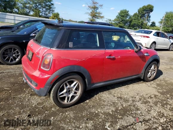 ✅ 2007 MINI Hardtop S • VIN: WMWMF73517TL90225 • Lot: 81262165. Listed on Copart with 98,263 mi. Free auction sales archive from the USA and detailed vehicle history report at DreamBid. Image 3.