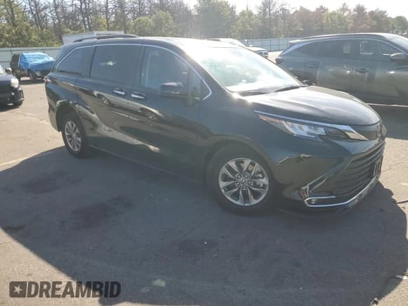 ✅ 2022 Toyota Sienna XLE • VIN: 5TDJRKECXNS122264 • Lot: 82003235. Listed on Copart with 45,711 mi. Free auction sales archive from the USA and detailed vehicle history report at DreamBid. Image 4.