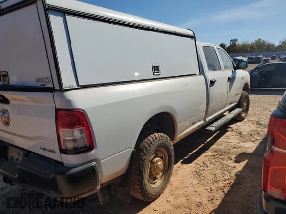 ✅ 2021 Ram 2500 Tradesman • VIN: 3C6UR5HJ4MG677286 • Lot: 69699875. Wystawiony na Copart z przebiegiem 45 996 mil. Bezpłatny archiwum sprzedaży aukcyjnych z USA i szczegółowy raport historii pojazdu na DreamBid. Zdjęcie 12.