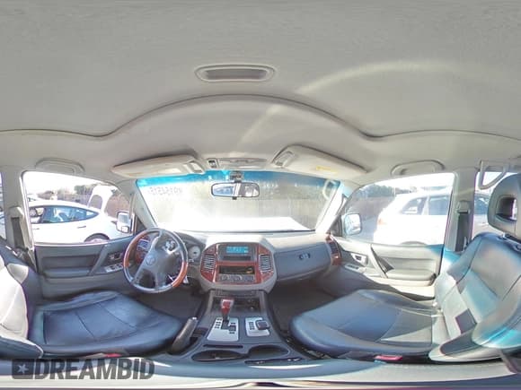 ✅ 2004 Mitsubishi Montero Limited • VIN: JA4MW51S74J010242 • Lot: 89154515. Listed on Copart with 200,044 mi. Free auction sales archive from the USA and detailed vehicle history report at DreamBid. Image 13.