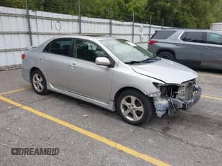 ✅ 2012 Toyota Corolla S • VIN: 2T1BU4EE2CC804853 • Lot: 43291094. Wystawiony na IAAI z przebiegiem 113 937 mil. Bezpłatny archiwum sprzedaży aukcyjnych z USA i szczegółowy raport historii pojazdu na DreamBid. Zdjęcie 1.