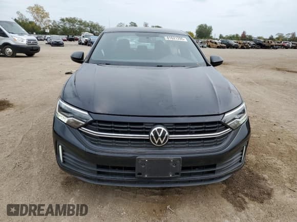 ✅ 2022 Volkswagen Jetta Sport • VIN: 3VWBM7BU5NM033535 • Lot: 83799095. Wystawiony na Copart z przebiegiem 33 393 mil. Bezpłatny archiwum sprzedaży aukcyjnych z USA i szczegółowy raport historii pojazdu na DreamBid. Zdjęcie 5.
