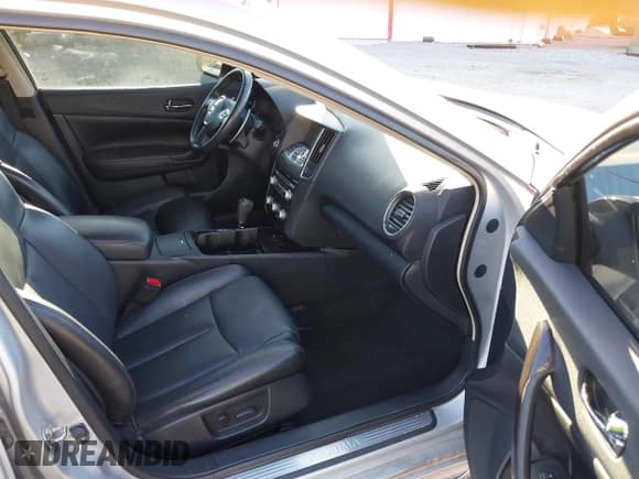 ✅ 2014 Nissan Maxima S • VIN: 1N4AA5APXEC911524 • Lot: 43631547. Listed on IAAI with 92,468 mi. Free auction sales archive from the USA and detailed vehicle history report at DreamBid. Image 5.