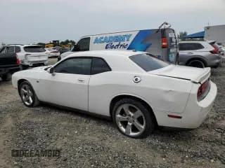 ✅ 2010 Dodge Challenger R/T Classic • VIN: 2B3CJ5DT2AH314131 • Lot: 71792124. Wystawiony na Copart z przebiegiem Nie podano. Bezpłatny archiwum sprzedaży aukcyjnych z USA i szczegółowy raport historii pojazdu na DreamBid. Zdjęcie 2.