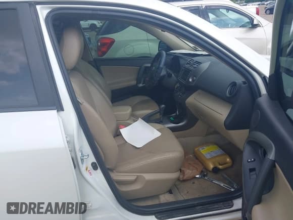 ✅ 2010 Toyota RAV4 Limited • VIN: JTMDK4DV7A5089868 • Lot: 42951133. Listed on IAAI with 188,411 mi. Free auction sales archive from the USA and detailed vehicle history report at DreamBid. Image 5.