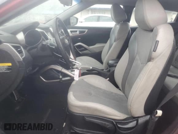 ✅ 2012 Hyundai Veloster w/Gray Int • VIN: KMHTC6AD8CU048332 • Lot: 47477735. Wystawiony na Copart z przebiegiem 159 589 mil. Bezpłatny archiwum sprzedaży aukcyjnych z USA i szczegółowy raport historii pojazdu na DreamBid. Zdjęcie 7.