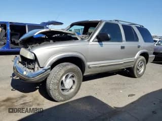 ✅ 2001 Chevrolet Blazer LT • VIN: 1GNDT13W512162749 • Lot: 68050205. Wystawiony na Copart z przebiegiem 181 710 mil. Bezpłatny archiwum sprzedaży aukcyjnych z USA i szczegółowy raport historii pojazdu na DreamBid. Zdjęcie 1.