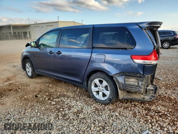 ✅ 2014 Toyota Sienna L • VIN: 5TDZK3DC3ES521452 • Lot: 85360795. Wystawiony na Copart z przebiegiem Nie podano. Bezpłatny archiwum sprzedaży aukcyjnych z USA i szczegółowy raport historii pojazdu na DreamBid. Zdjęcie 2.
