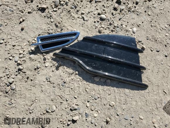 ✅ 2013 Ford Escape SEL • VIN: 1FMCU9H97DUA15436 • Lot: 70889285. Wystawiony na Copart z przebiegiem 159 242 mil. Bezpłatny archiwum sprzedaży aukcyjnych z USA i szczegółowy raport historii pojazdu na DreamBid. Zdjęcie 13.