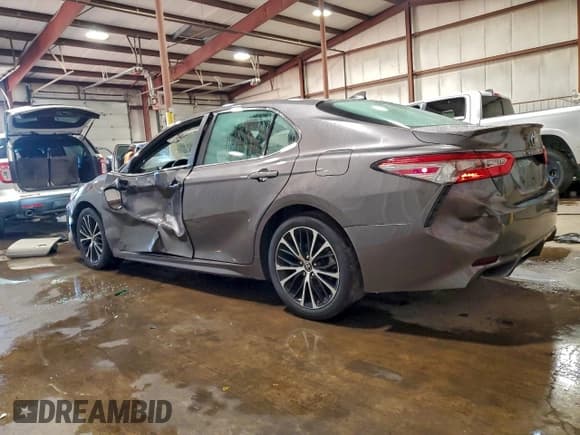 ✅ 2019 Toyota Camry SE • VIN: 4T1B11HK2KU807337 • Лот: 95419575. Опубликован ранее на Copart с пробегом 43 109 миль. Бесплатный доступ к архиву аукционных продаж из США и подробный отчёт об истории автомобиля на DreamBid. Изображение 2.