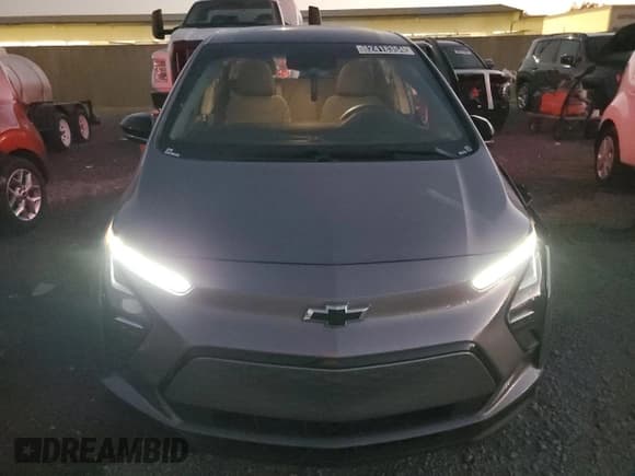 ✅ 2023 Chevrolet Bolt EV 1LT • VIN: 1G1FW6S09P4179935 • Lot: 82418354. Wystawiony na Copart z przebiegiem 46 041 mil. Bezpłatny archiwum sprzedaży aukcyjnych z USA i szczegółowy raport historii pojazdu na DreamBid. Zdjęcie 5.