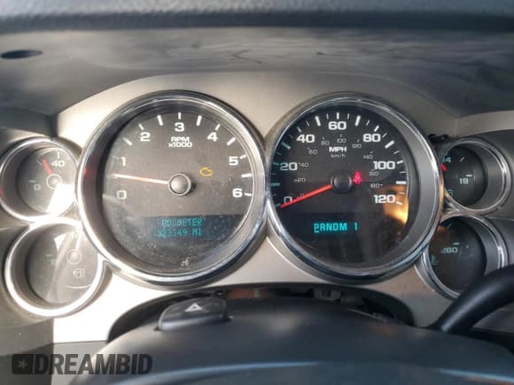 ✅ 2008 Chevrolet Silverado 2500HD Work Truck • VIN: 1GCHK23K58F221303 • Lot: 69188134. Wystawiony na Copart z przebiegiem 323 349 mil. Bezpłatny archiwum sprzedaży aukcyjnych z USA i szczegółowy raport historii pojazdu na DreamBid. Zdjęcie 9.