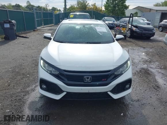 ✅ 2018 Honda Civic Si • VIN: 2HGFC1E57JH705212 • Lot: 43392498. Wystawiony na IAAI z przebiegiem 140 358 mil. Bezpłatny archiwum sprzedaży aukcyjnych z USA i szczegółowy raport historii pojazdu na DreamBid. Zdjęcie 12.